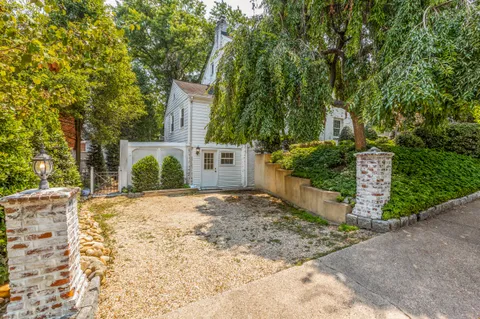 $1,799,999 | 3130 19th Street North, Arlington, VA 22201