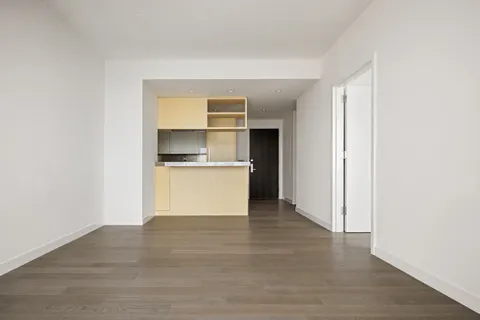 $1,395,000 | 252 South Street, Unit 28C | Two Bridges