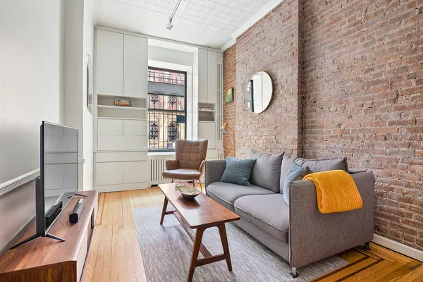 $499,000 | 521 East 83rd Street, Unit 1W | Upper East Side