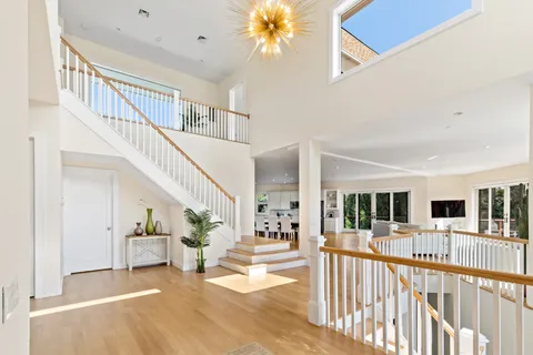 $3,199,000 | 89 Old Canoe Place Road, Hampton Bays, NY 11946