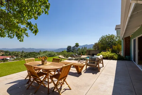 $1,950,000 | 2710 Rock Pine Lane, La Crescenta, CA 91214