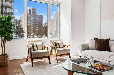$1,575,000 | 225 East 34th Street, Unit 7C | Murray Hill