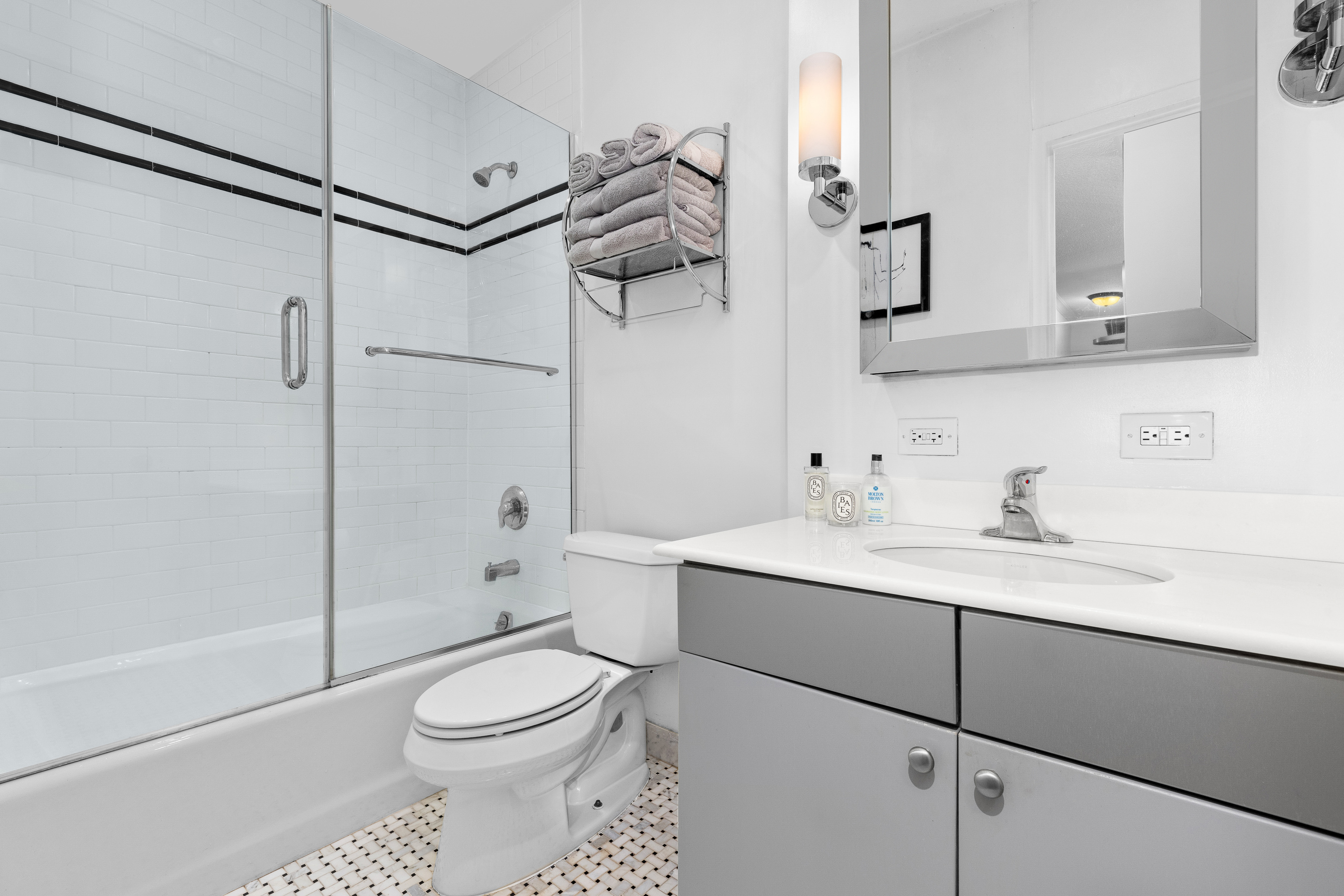 60 East 8th Street, Unit 7A New York, NY 10003 - Photo 5 of 12