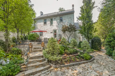 $1,799,999 | 3130 19th Street North, Arlington, VA 22201