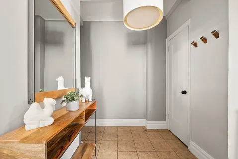 $895,000 | 760 West End Avenue, Unit 6B | Upper West Side