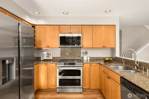 $1,275,000 | 3541 252nd Place Southeast, Sammamish, WA 98029