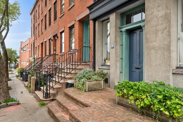 $7,950 | 77 Gold Street, Unit 2 | Vinegar Hill