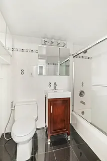 $430,000 | 153 East 57th Street, Unit 17F | Midtown East