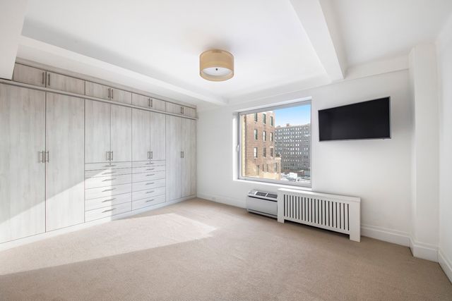 $995,000 | 60 East 96th Street, Unit 13E | Upper East Side