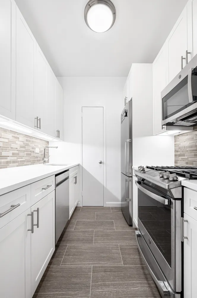 $6,995 | 60 East 8th Street, Unit 15P | Greenwich Village