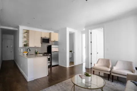$645,000 | 17 East 17th Street, Unit D4 | Prospect Park South