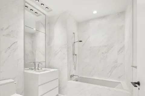 $6,790,000 | 111 Murray Street, Unit 35W | TriBeCa