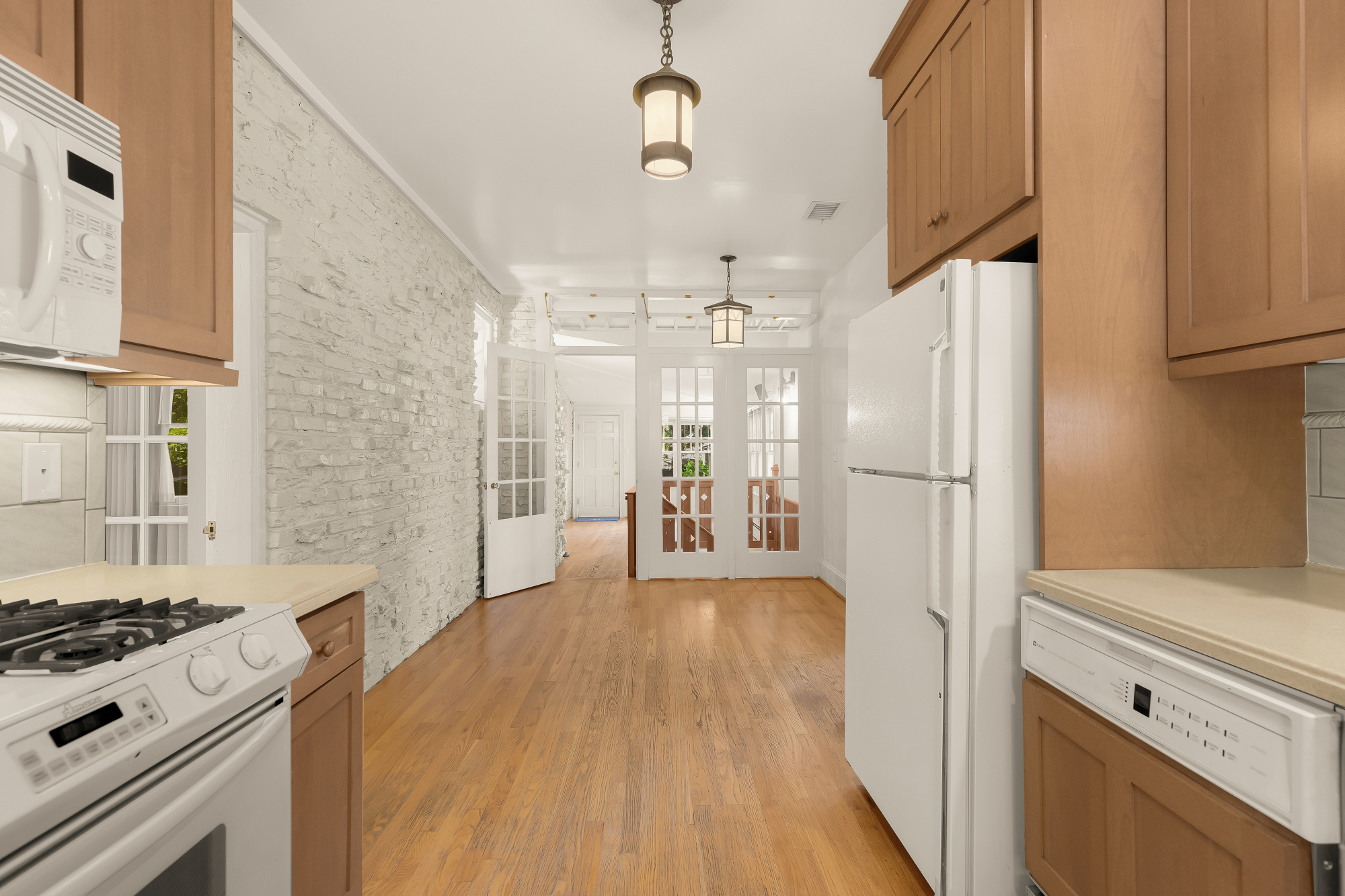 2820 38th Street Northwest Washington, DC 20007 - Photo 13 of 54