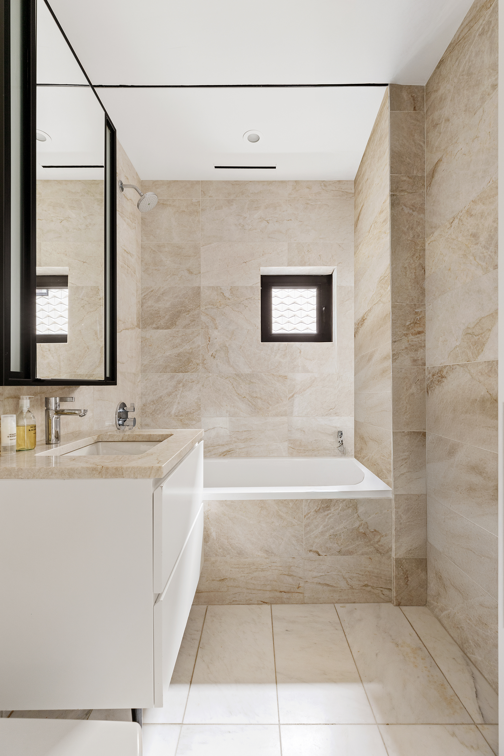 11 Beach Street, Unit 9A Manhattan, NY 10013 - Photo 22 of 30