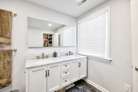 Contact Agent | Wayne Avenue, Springfield, PA 19064