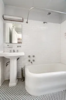 $410,000 | 70 Remsen Street, Unit 7F | Brooklyn Heights