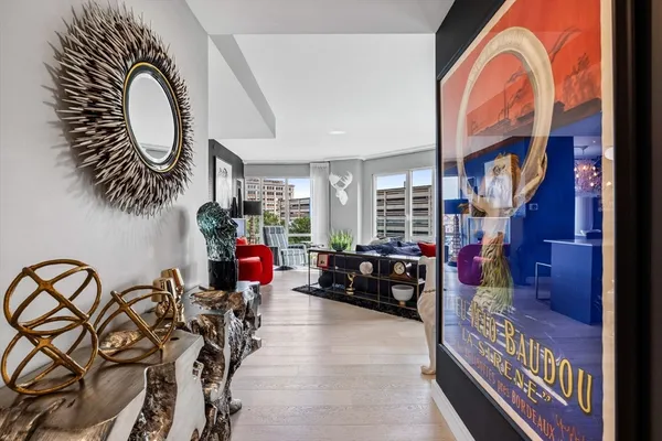 $1,998,000 | 110 Broad Street, Unit 602, Boston, MA 02110