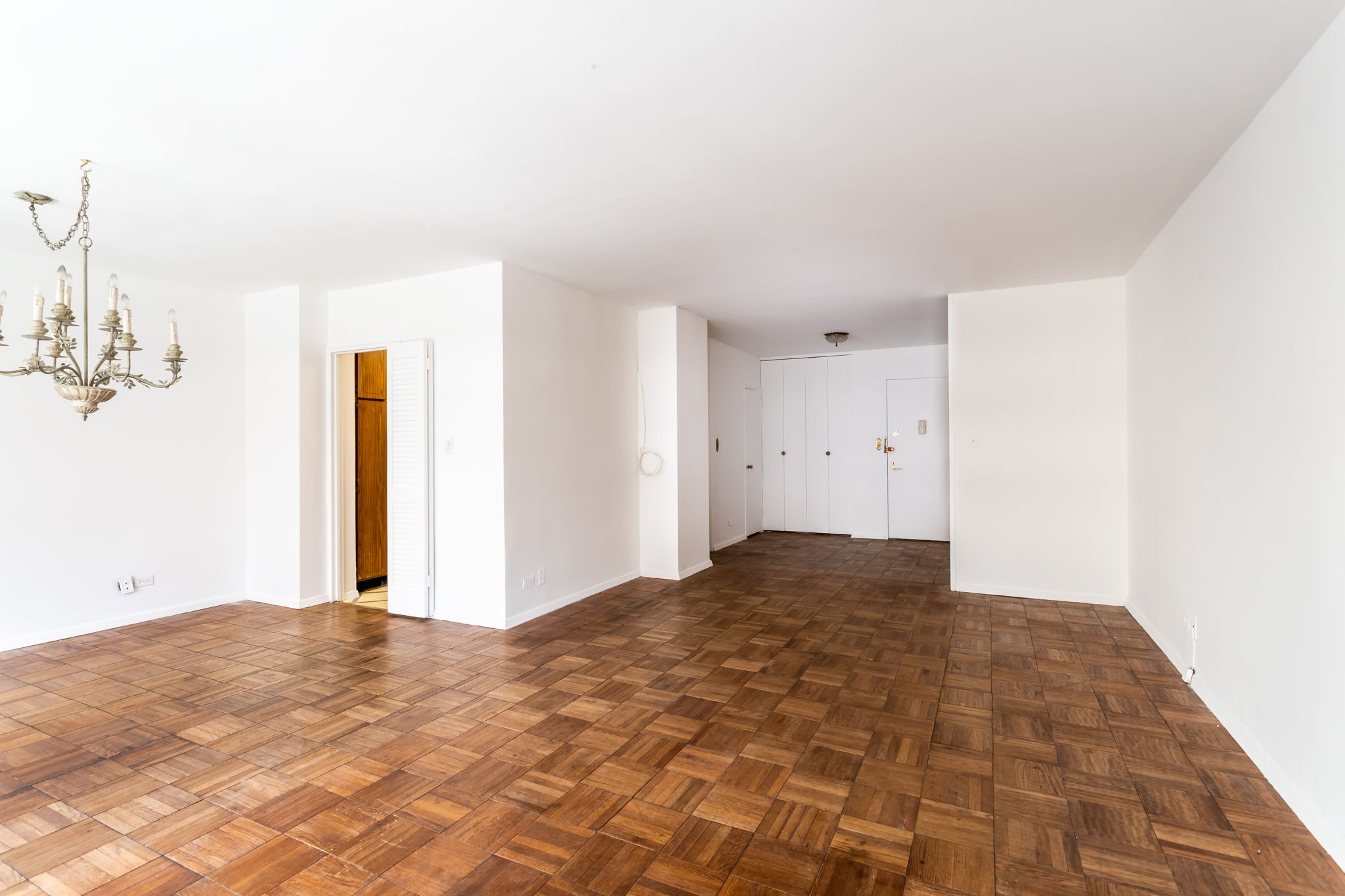 400 East 56th Street, Unit 8C Manhattan, NY 10022 - Photo 5 of 14