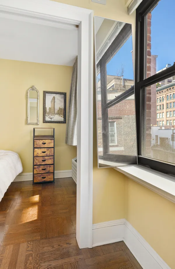 $725,000 | 49 West 12th Street, Unit 8H | Greenwich Village