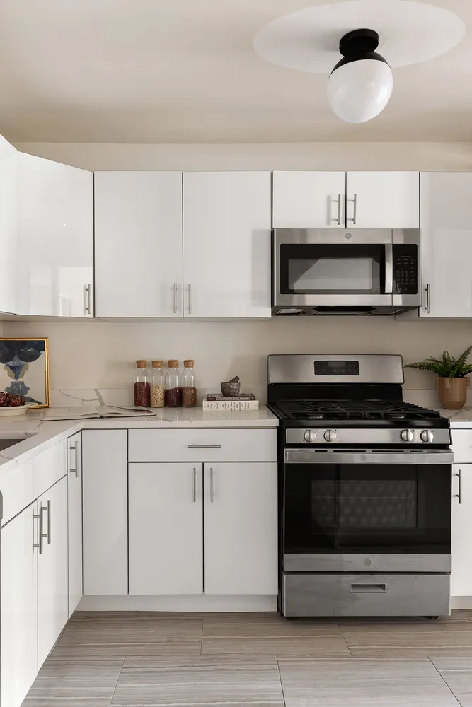 $1,460,000 | 345 East 73rd Street, Unit 9H | Lenox Hill