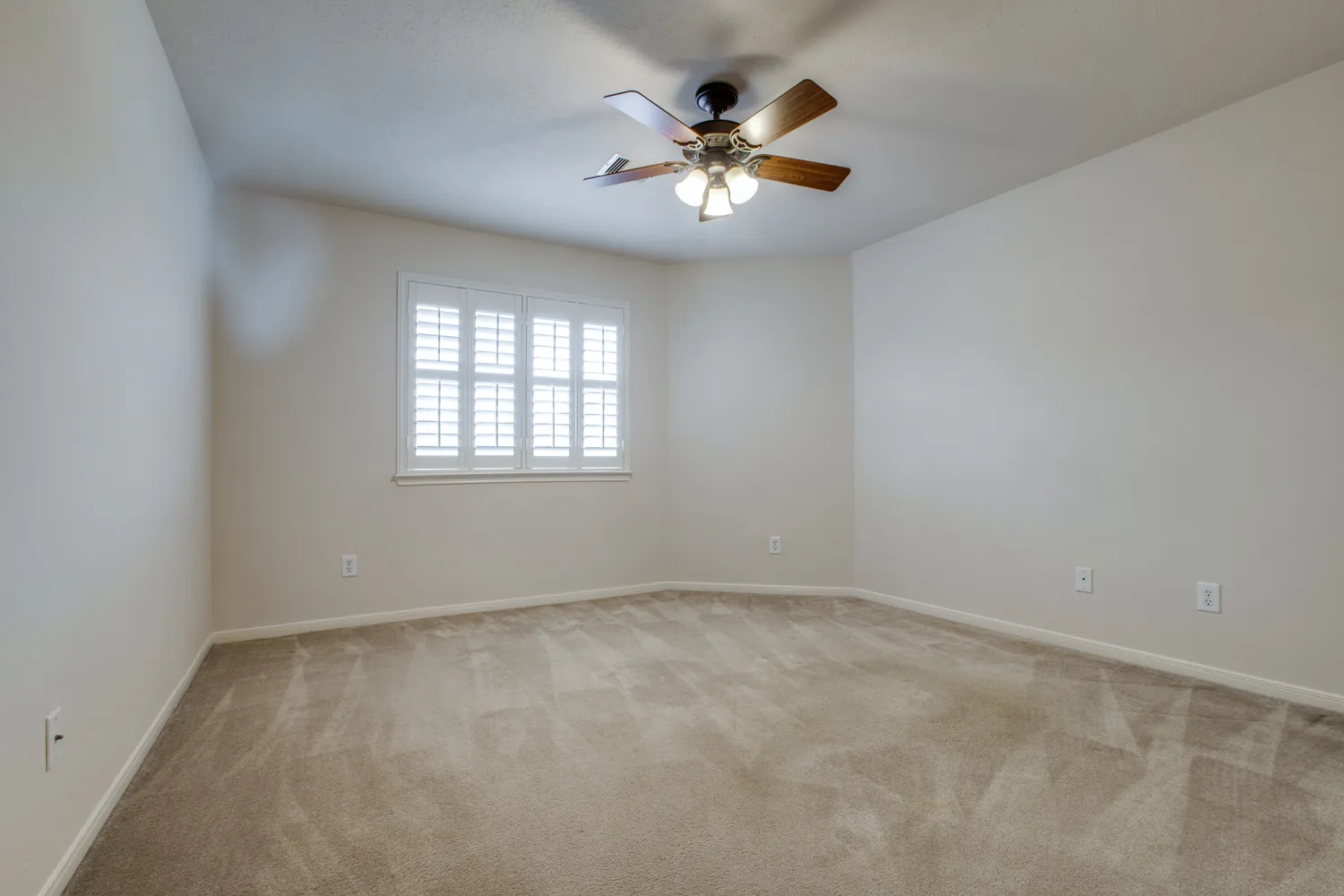 $440,000 | 6807 Chapelfield Lane, Houston, TX 77049