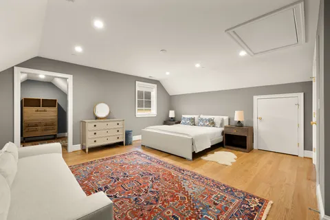 $4,100,000 | 5537 Hawthorne Place Northwest, Washington, DC 20016