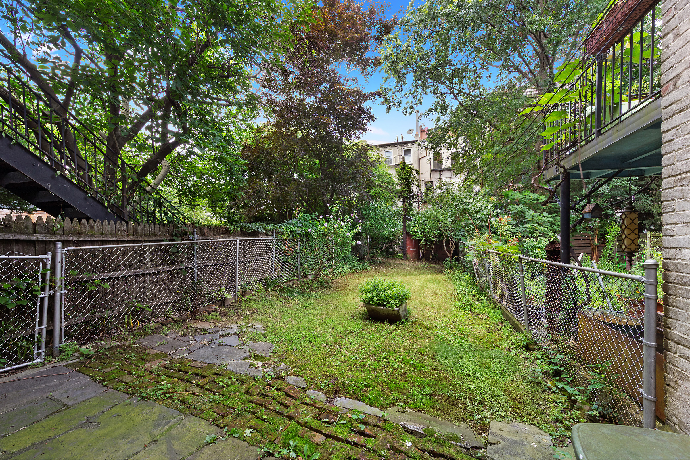 357 Degraw Street Brooklyn, NY 11231 - Photo 5 of 9