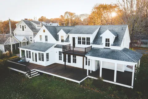 $1,400,000 | 84 Railroad Avenue, Rowley, MA 01969