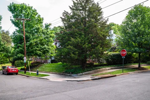 $2,000,000 | 4201 43rd Street Northwest, Washington, DC 20016