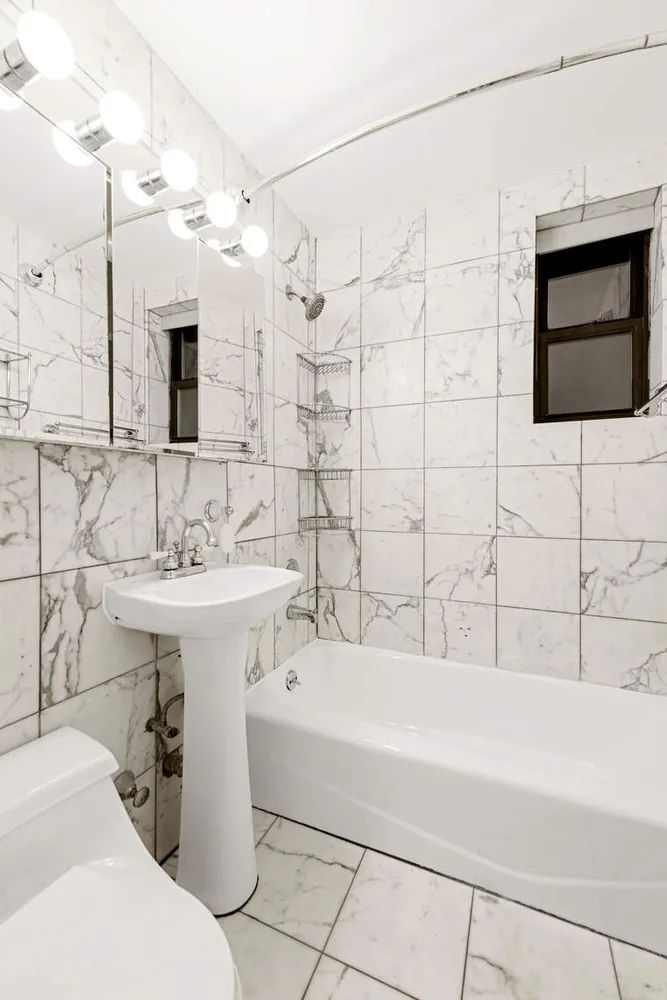$3,250 | 405 East 82nd Street, Unit 2J | Upper East Side