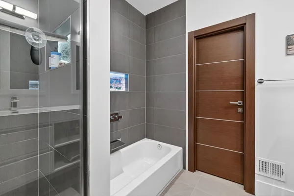 $839,700 | 1711 D Street Southeast, Unit 2, Washington, DC 20003