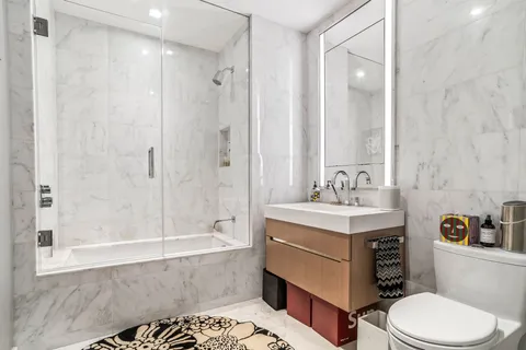 $4,200,000 | 1 West End Avenue, Unit 9D | Upper West Side