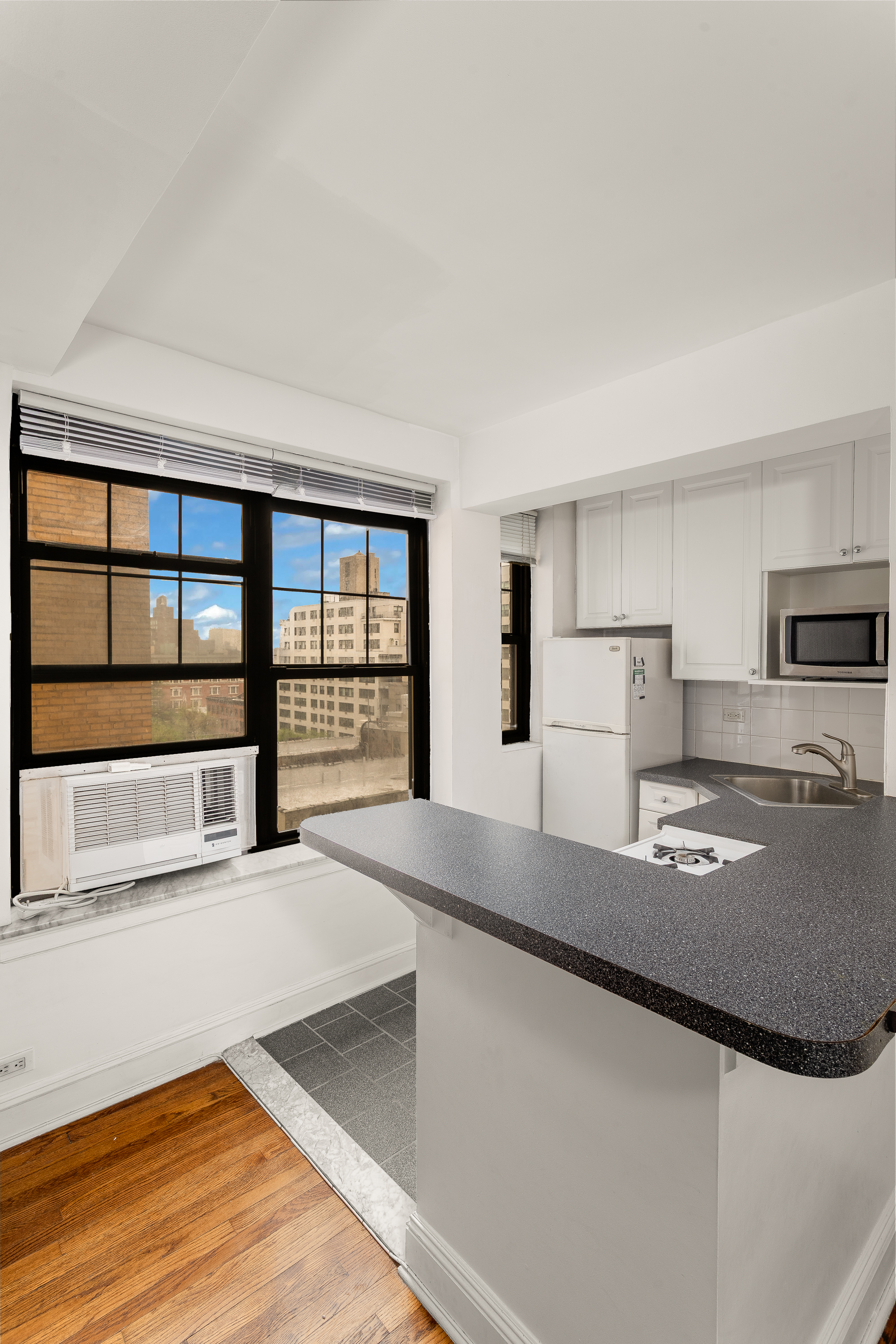 200 East 16th Street, Unit 10M Manhattan, NY 10003 - Photo 4 of 8