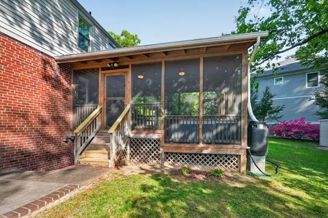 $1,075,000 | 312 Lincoln Avenue, Falls Church, VA 22046