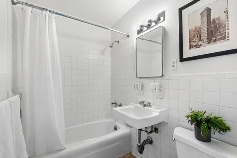 $635,000 | 90 Gold Street, Unit 14J | Financial District