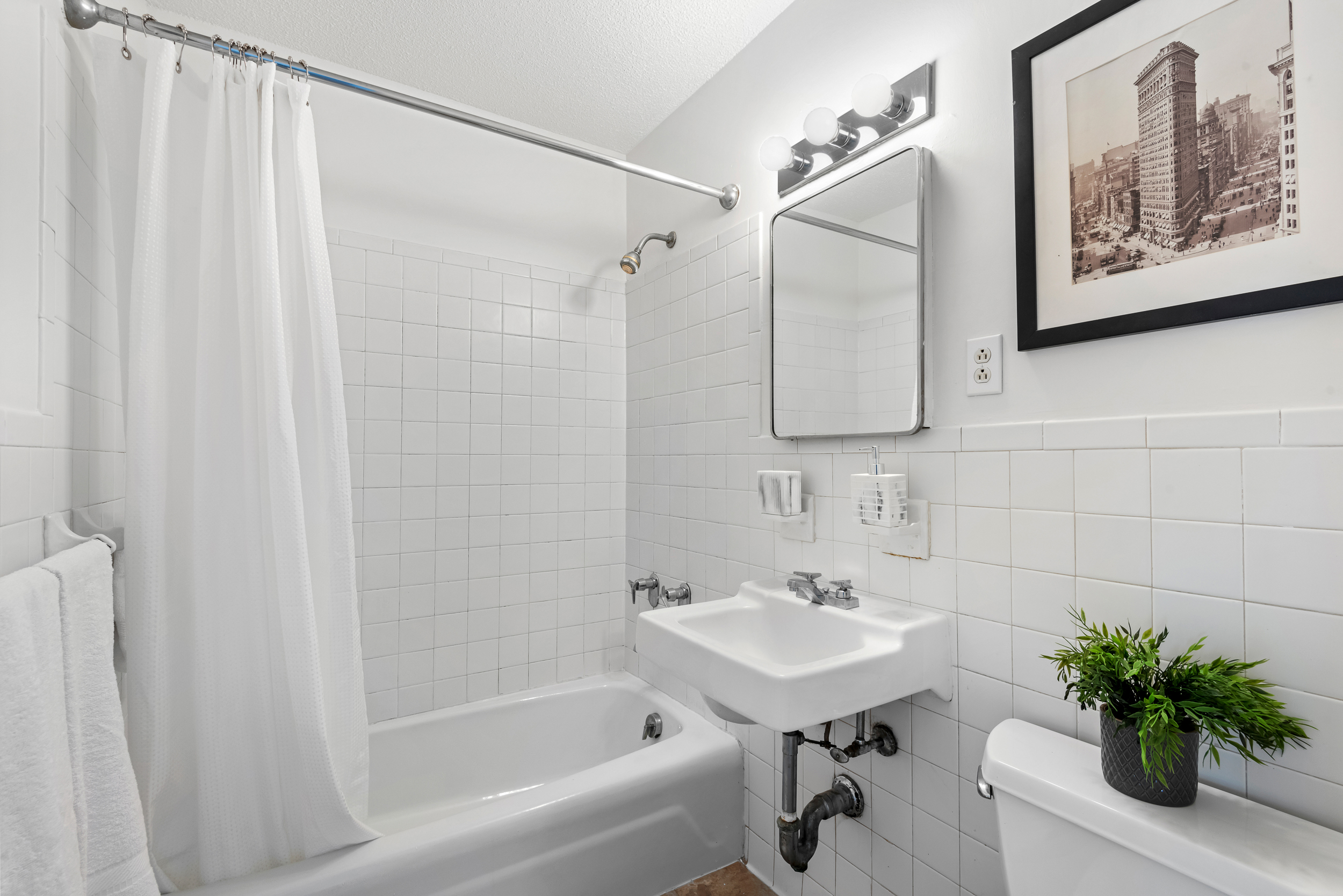 90 Gold Street, Unit 14J Manhattan, NY 10038 - Photo 5 of 8