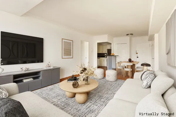 $730,000 | 370 East 76th Street, Unit A1503 | Lenox Hill