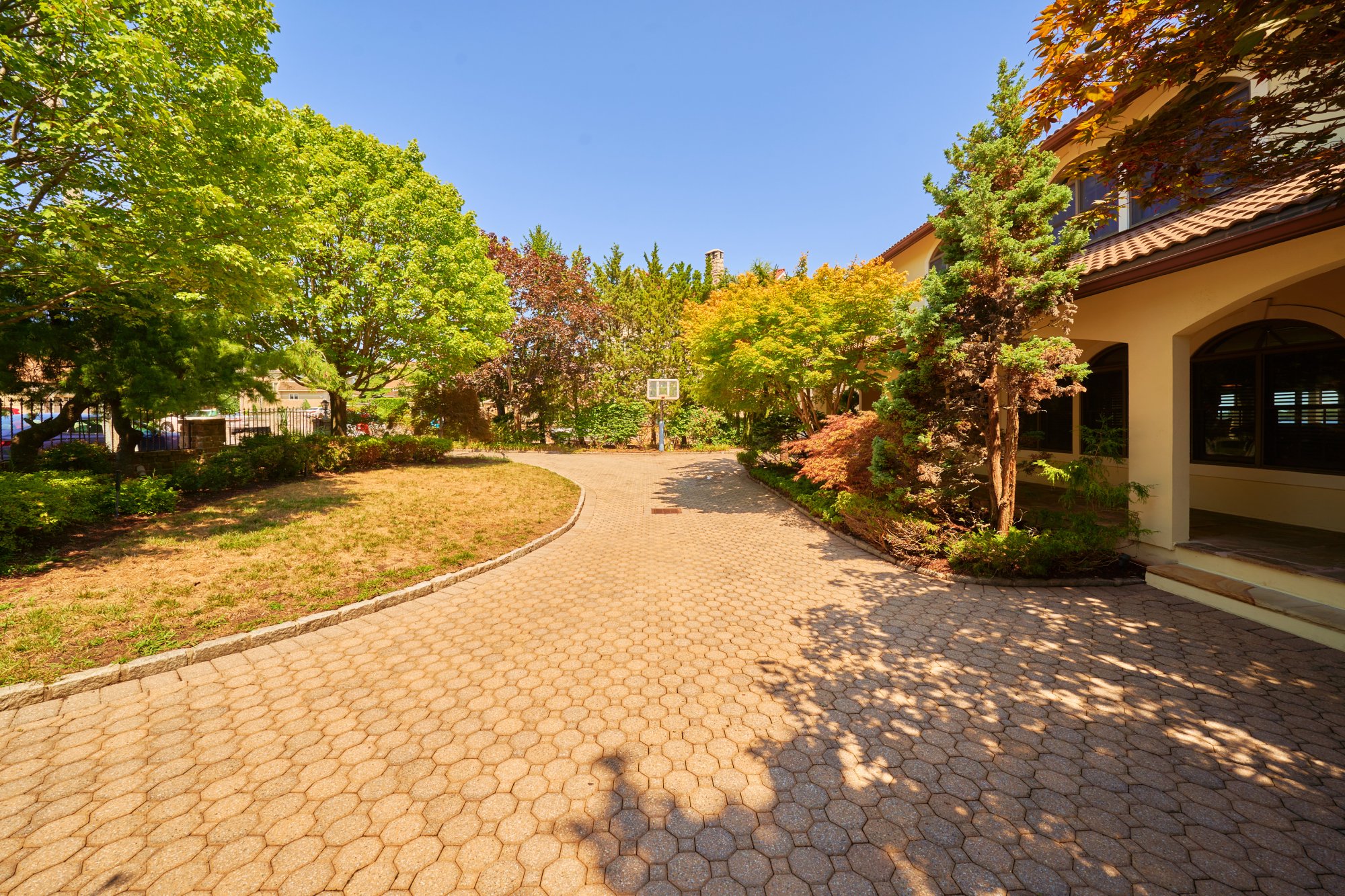 3411 Country Club Road Bronx, NY 10465 - Photo 52 of 54