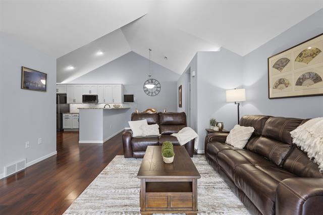 10 Pond View Way Fitchburg, WI 53711 - Photo 4 of 68