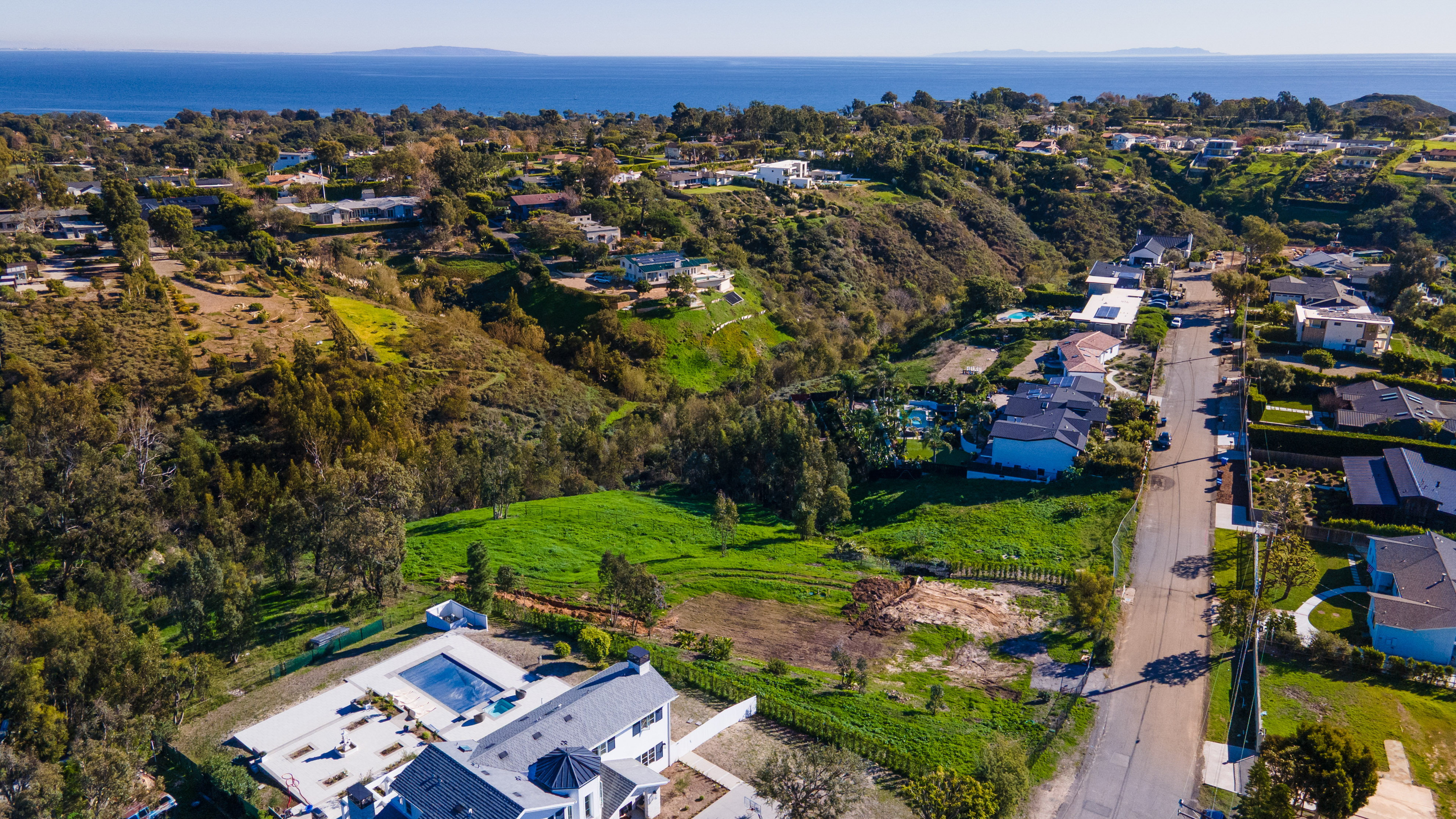 6660 Wandermere Road Malibu, CA 90265 - Photo 19 of 21 an aerial view of a house with a yard