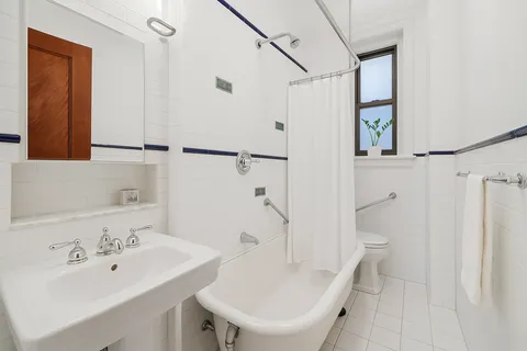 $975,000 | 605 West 111th Street, Unit 43 | Morningside Heights