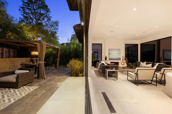 $4,695,000 | 10558 Fontenelle Way, Los Angeles, CA 90077