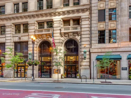 $250,000 | 212 West Washington Street, Unit 812, Chicago, IL 60606