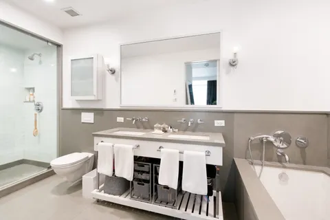 $2,350,000 | 330 Spring Street, Unit 5C | SoHo