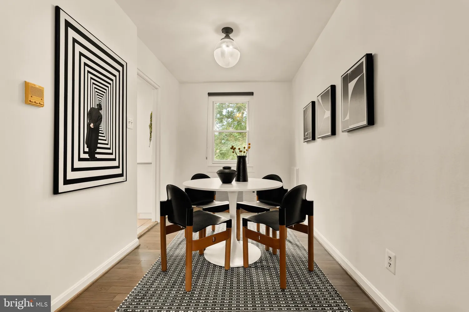 a view of a livingroom and dining room