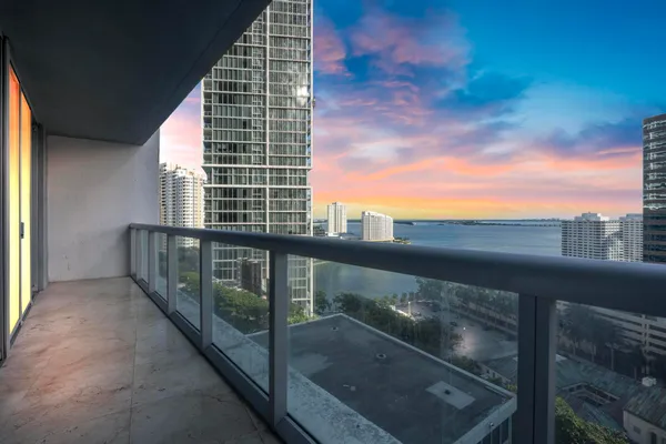 $875,000 | 485 Brickell Avenue, Unit 1909, Miami, FL 33131