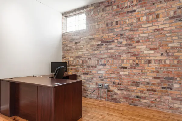 $2,400 | 5431 South Kingshighway Boulevard, St. Louis, MO 63109