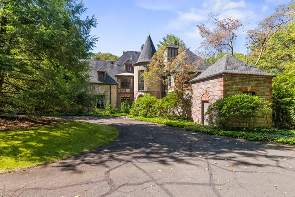 $1,150,000 | 113 Maple Avenue, Oil City, PA 16301