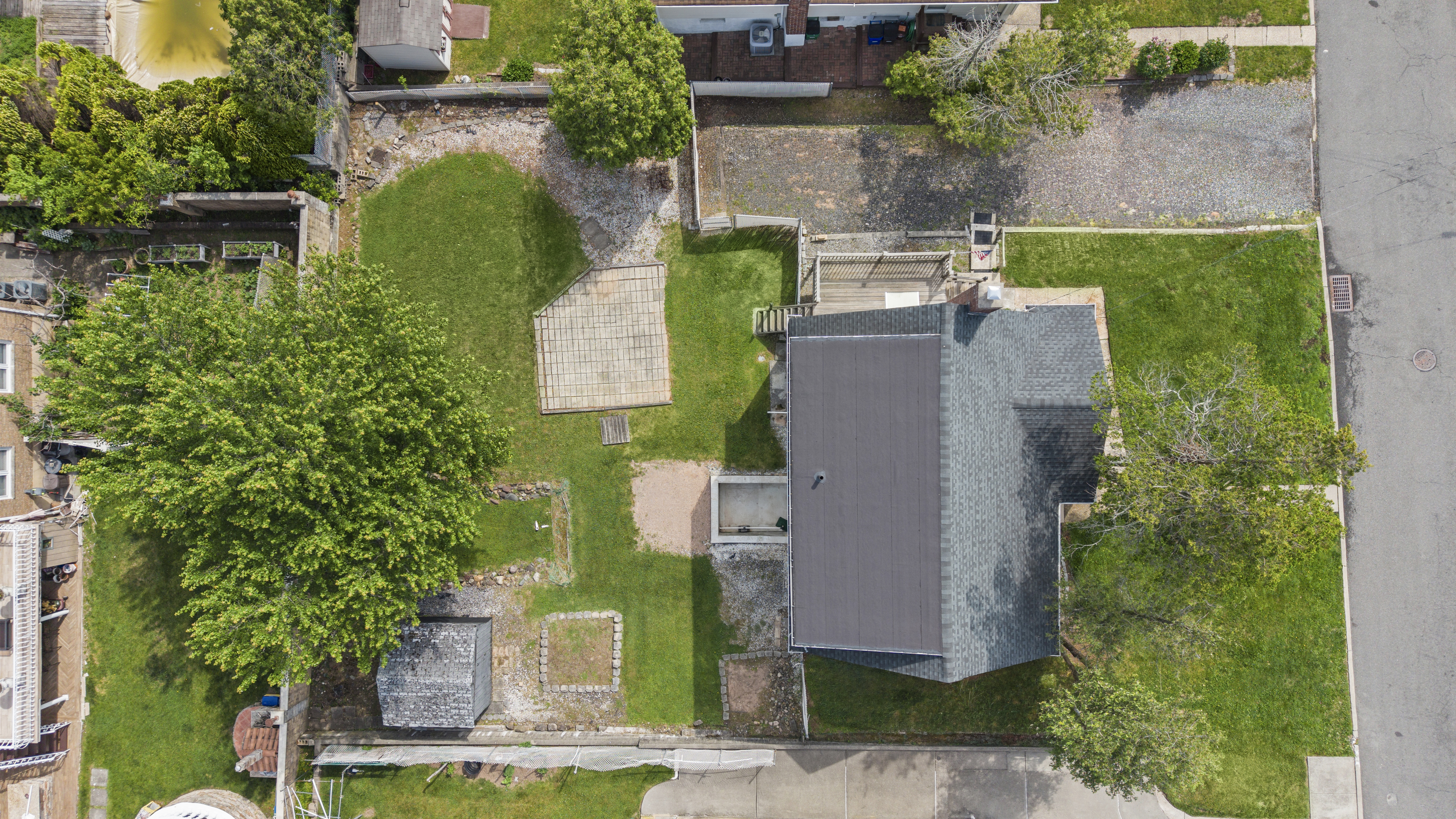 223 Darlington Avenue Staten Island, NY 10312 - Photo 4 of 36