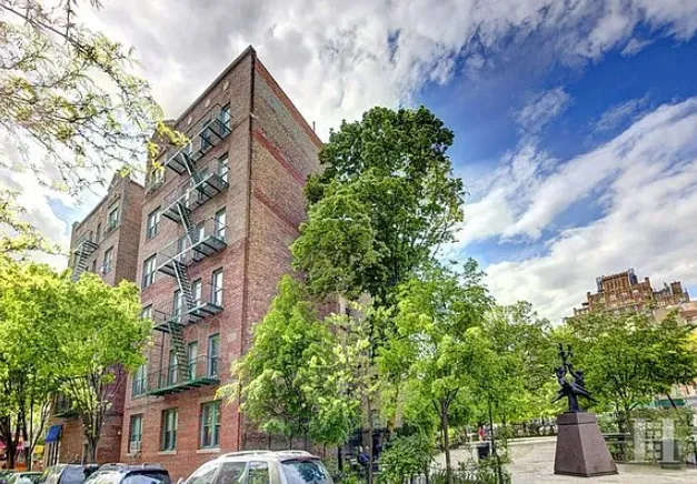 $719,000 | 295 West 11th Street, Unit 5FF | West Village